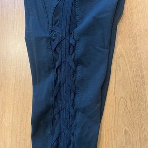 Lululemon Luon 25” Wunder Under with mesh detail
